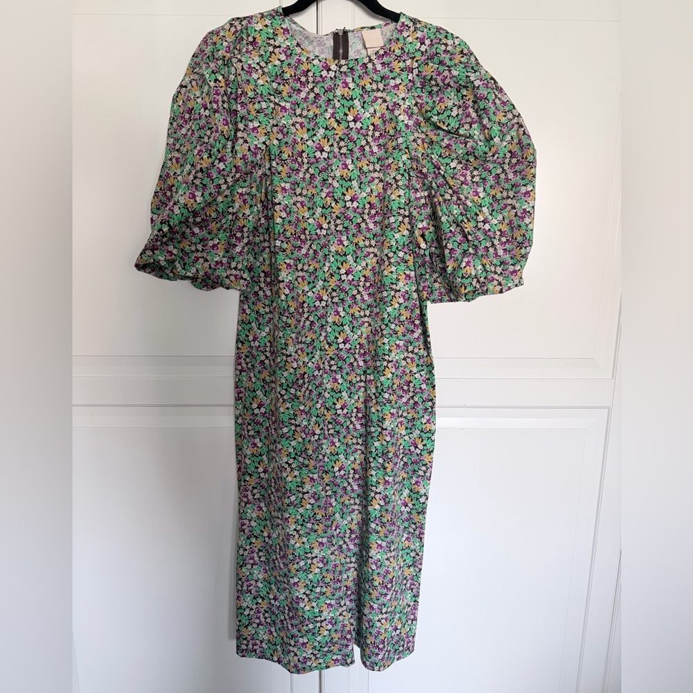 H&M Dress In Small.  Ptp 18.5 In Length Is 44 Inches